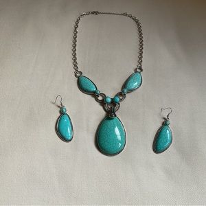 Boho Chic Faux Turquoise/Silver Tone Necklace & Earring Set in Gift Box NWT